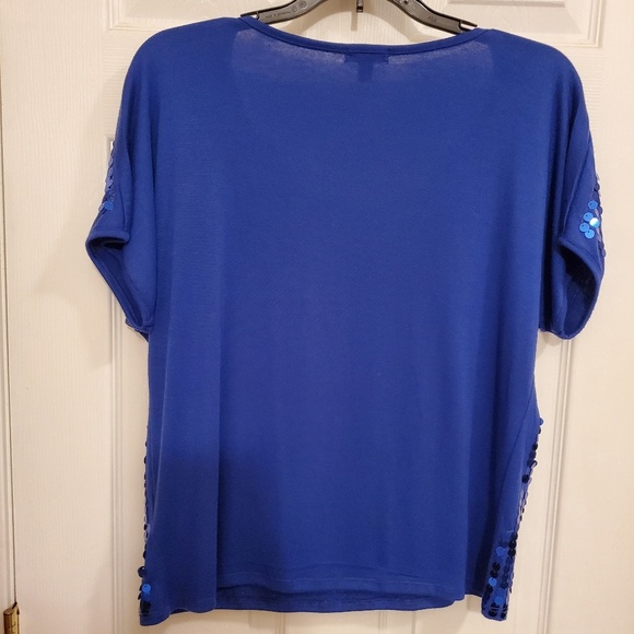 Top - Picture 2 of 3